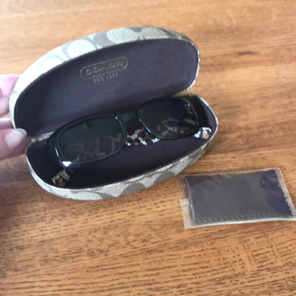 Coach sunglasses and case - Picture 1 of 11